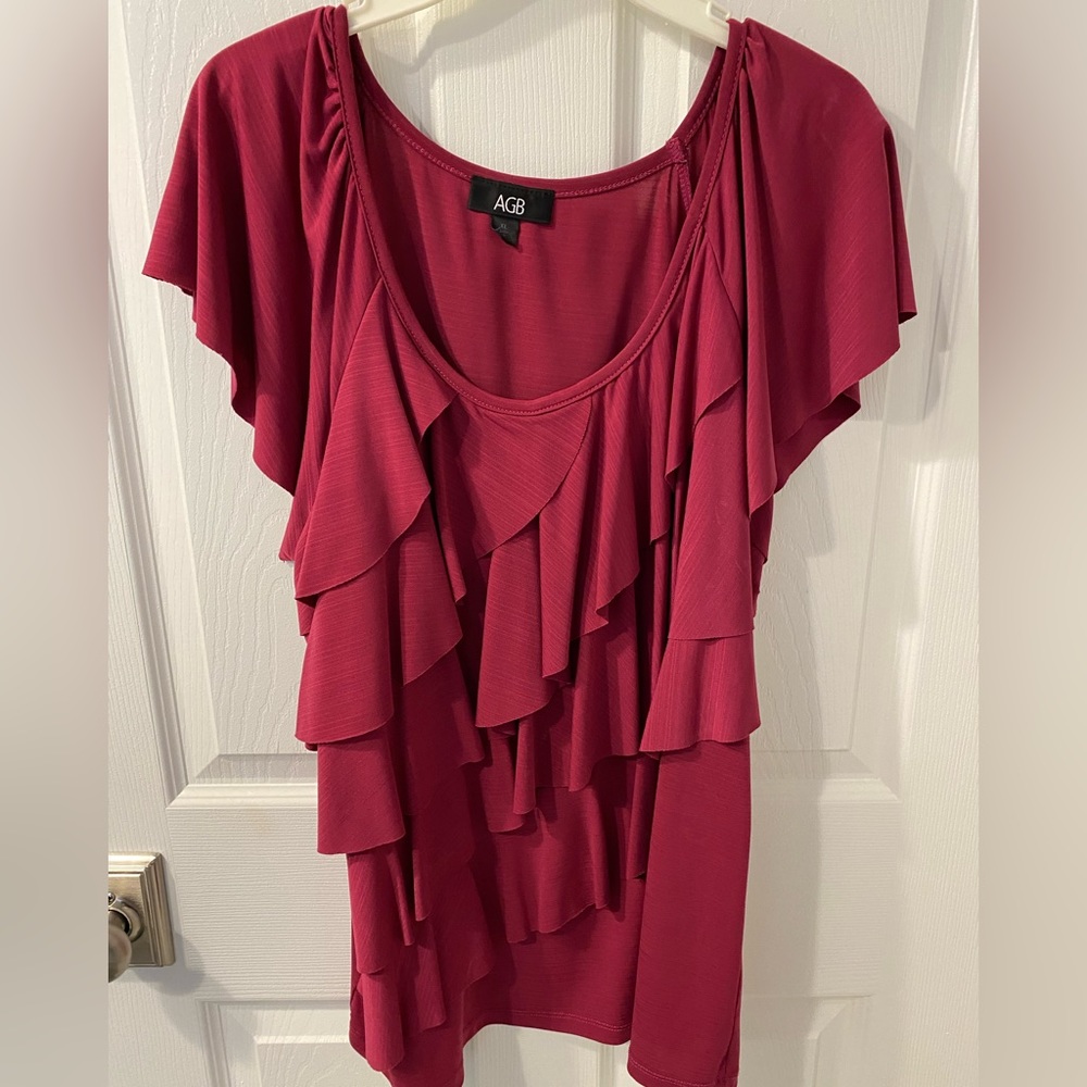 AGB ruffled top